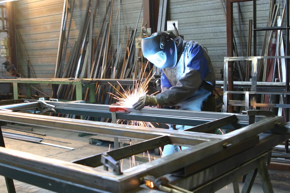 Trabajos de soldadura en Teo